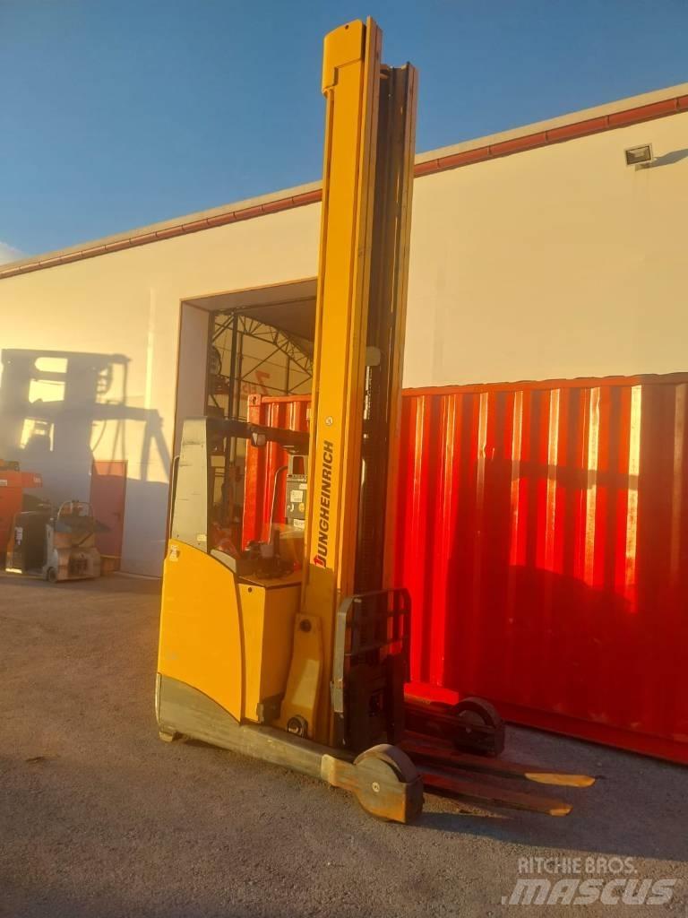 Jungheinrich ETV 325 Reachtruck voor hoog niveau