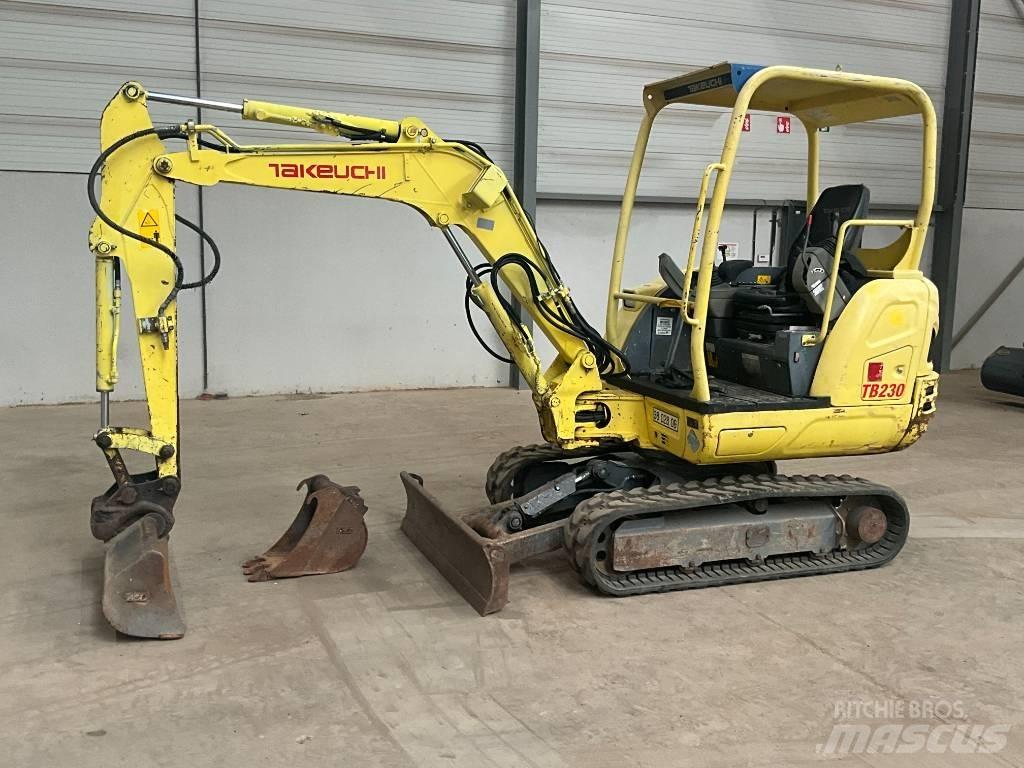 Takeuchi TB 230 Minigraafmachines < 7t