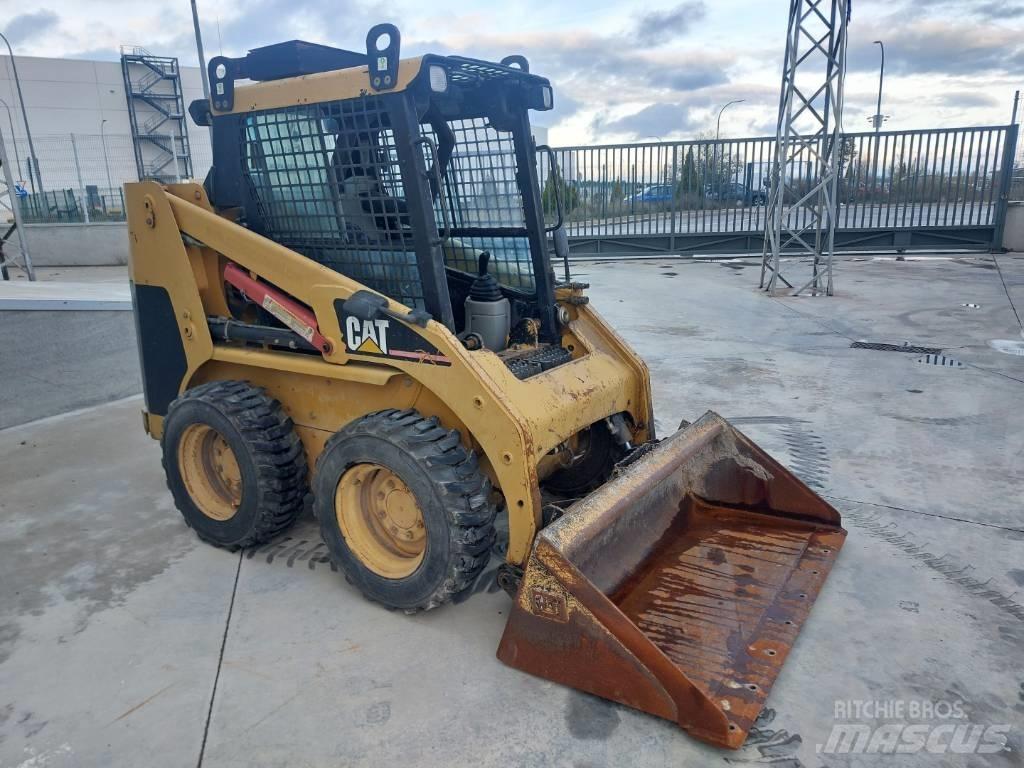 CAT 216 Schrankladers