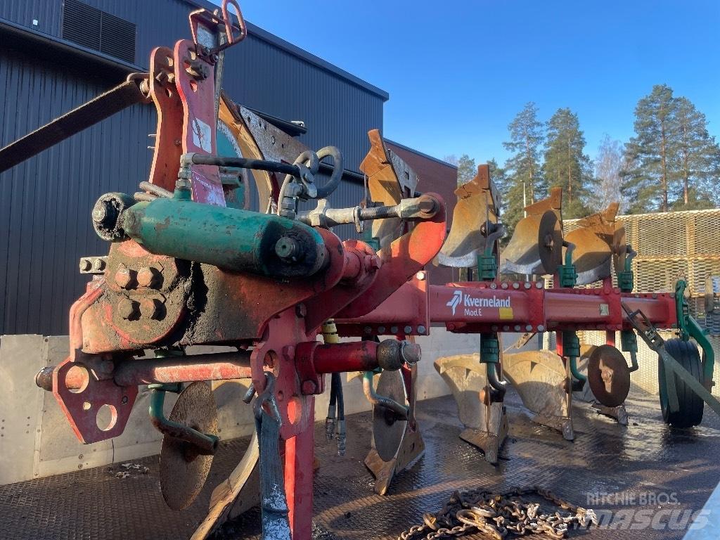 Kverneland E160 Wentelploegen