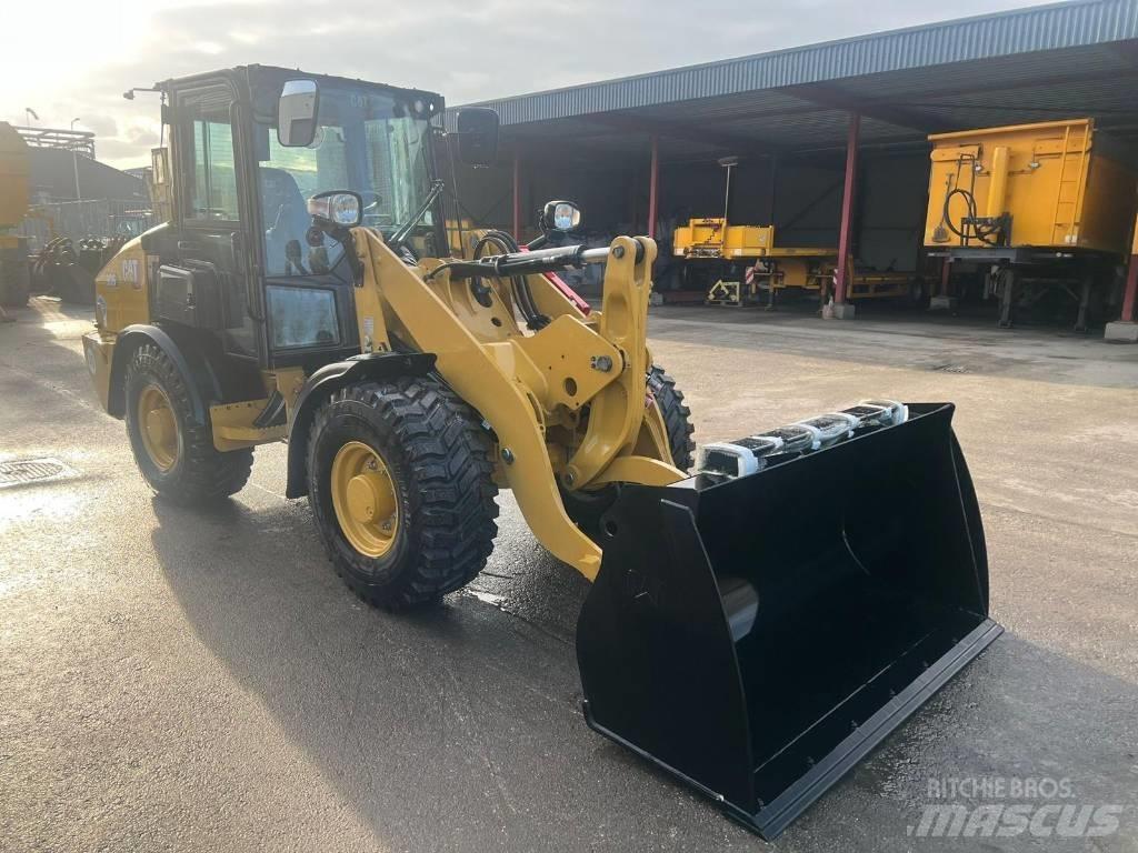 CAT 906 Wielladers