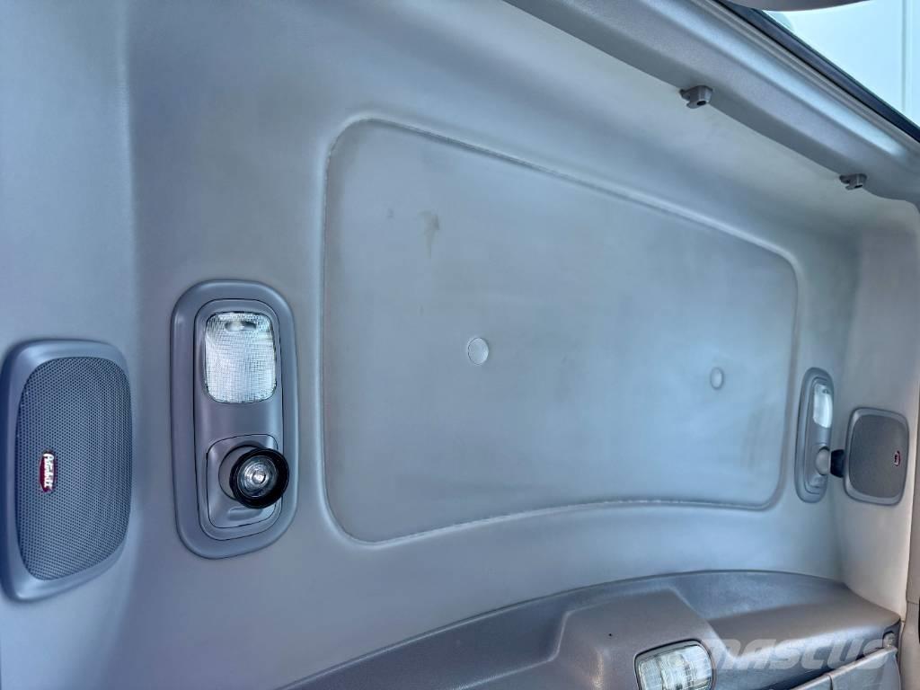 Peterbilt 388 Trekkers