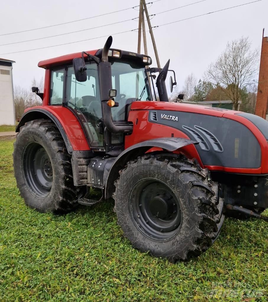 Valtra T 202 Versu Tractoren