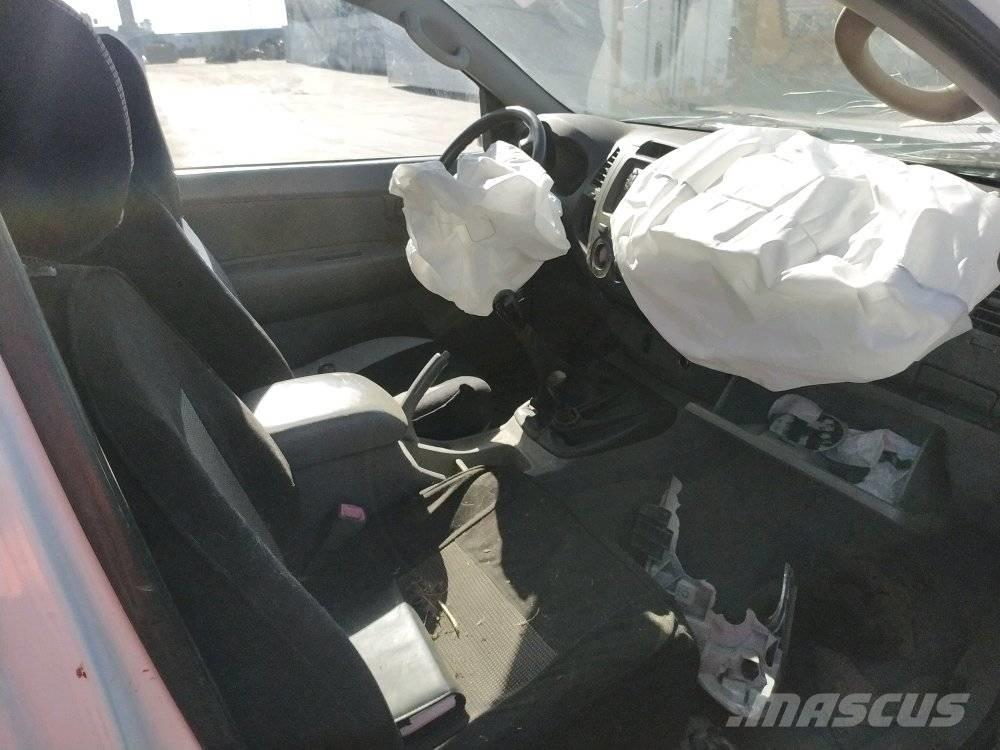 Toyota Hilux 4 Bestelwagens met open laadbak