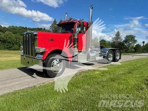 Peterbilt 389 Trekkers