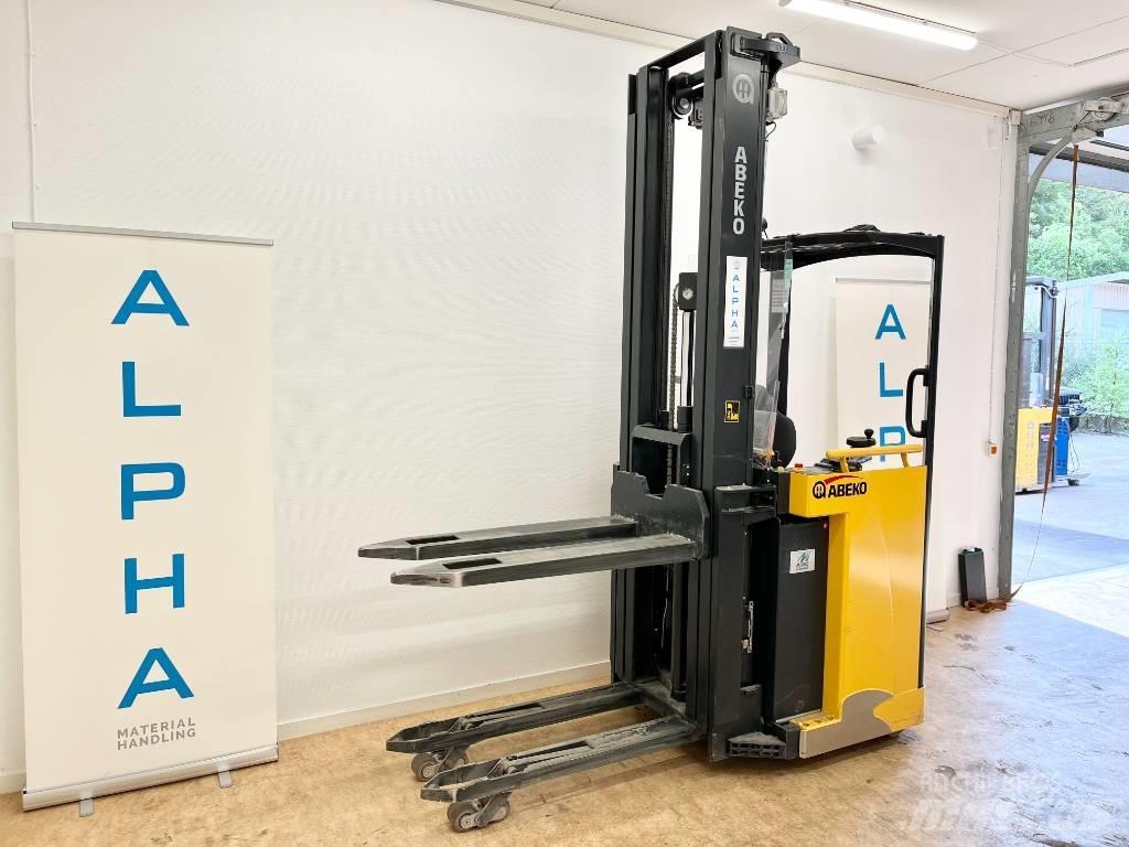 Abeko SW1600 Zelfrijdende stapelaars
