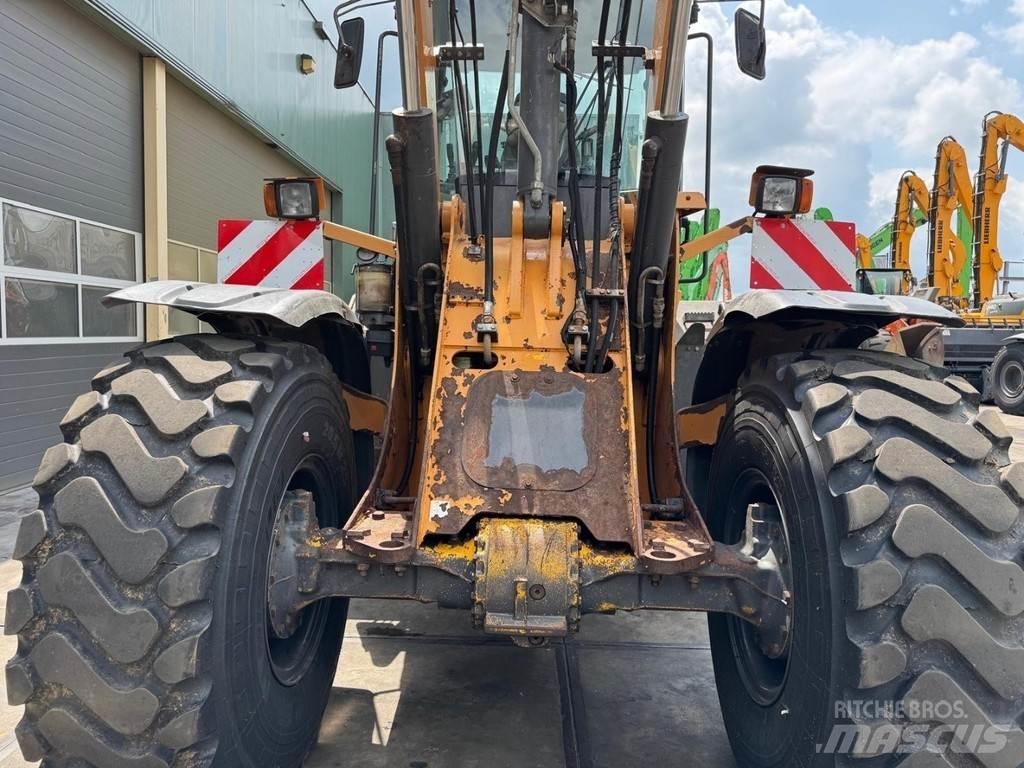 CASE 621F XR Wielladers