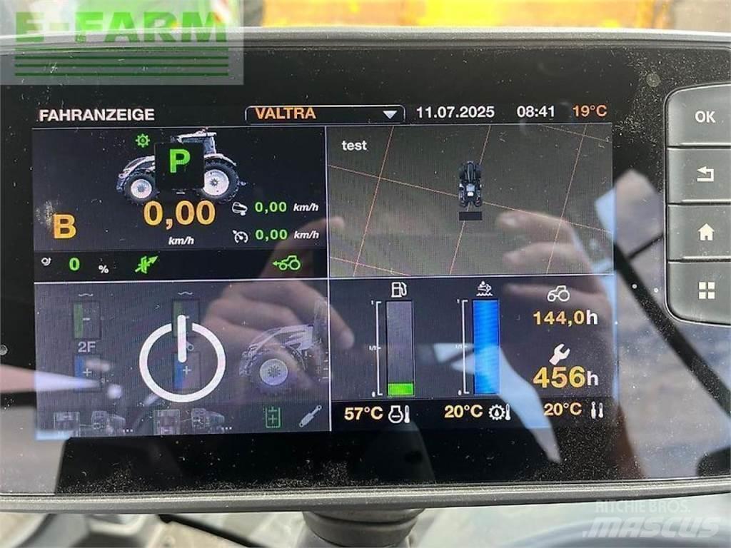 Valtra q245 Tractoren