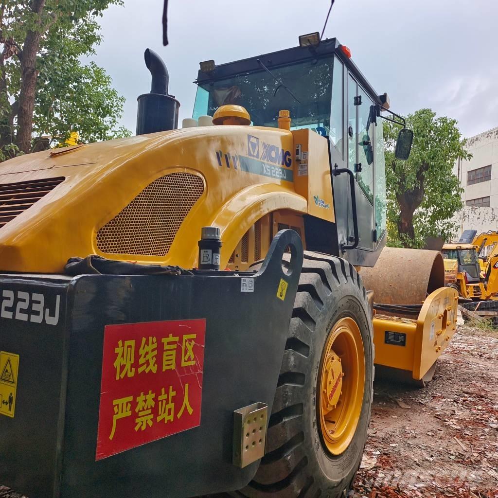 XCMG XS 223 J Trilrolwalsen