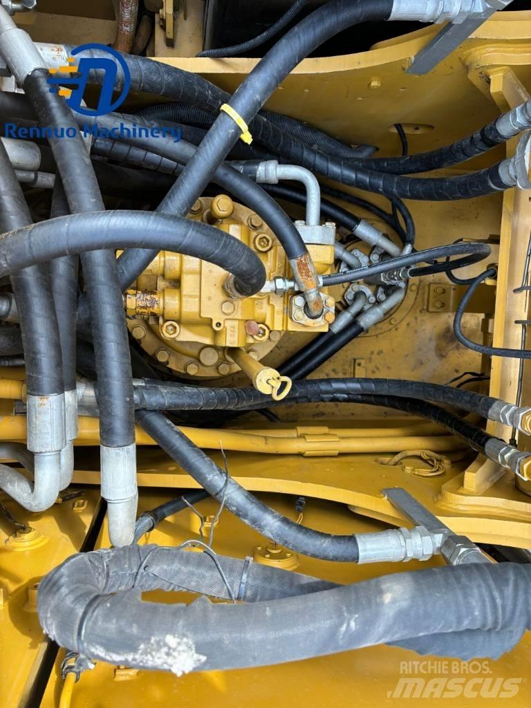 CAT 323 Rupsgraafmachines