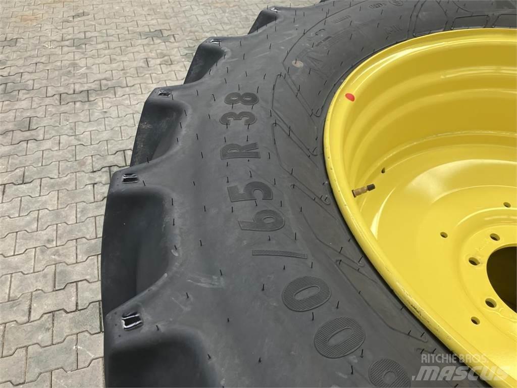 Mitas 600/65R38 Banden, wielen en velgen