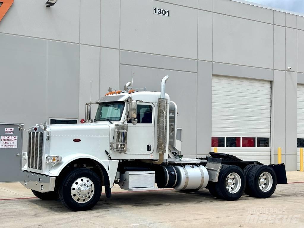 Peterbilt 389 Trekkers