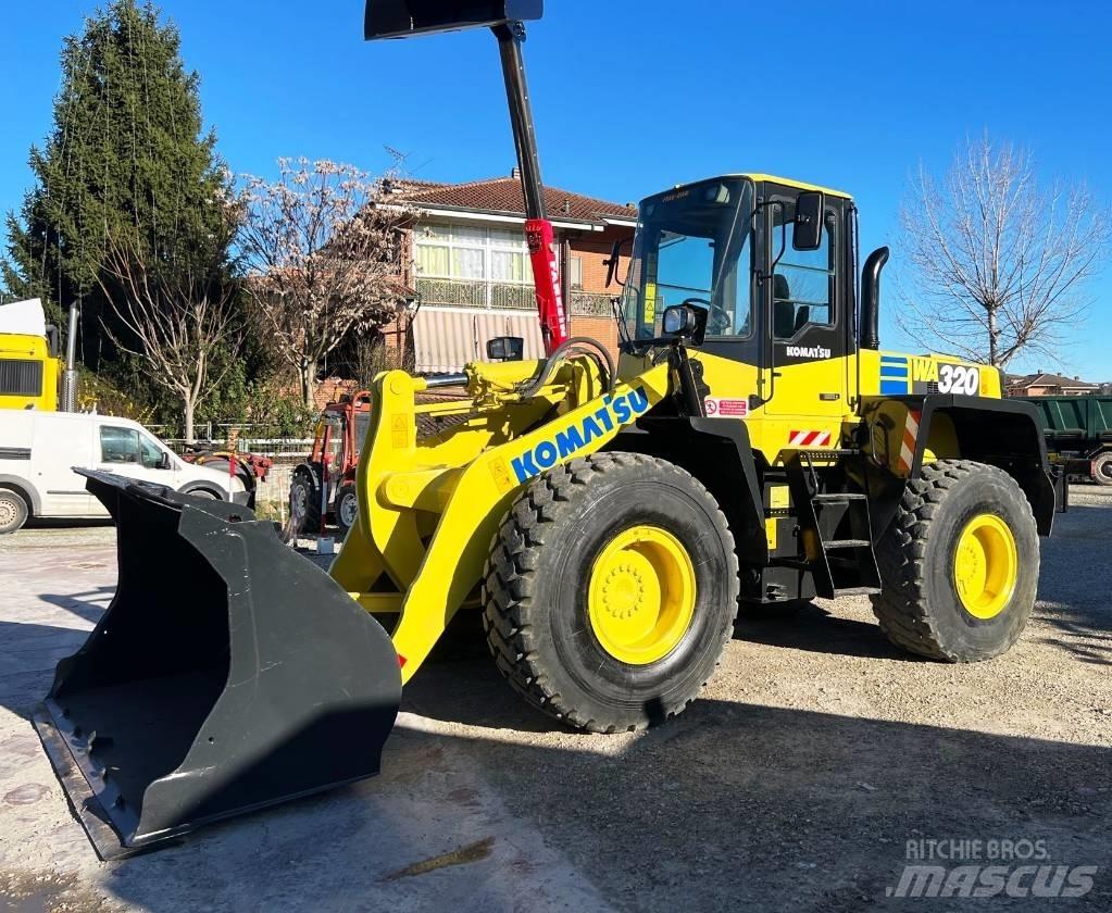 Komatsu WA 320 Wielladers