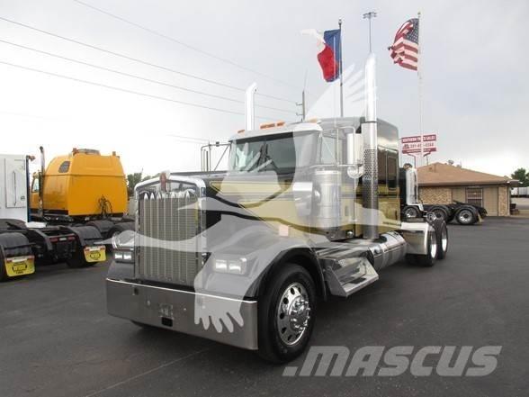 Kenworth W900L Trekkers