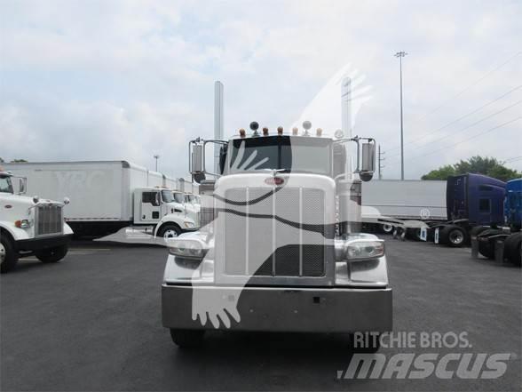 Peterbilt 388 Trekkers