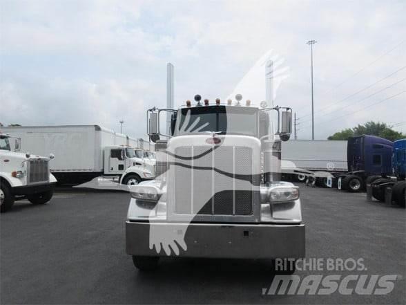 Peterbilt 388 Trekkers