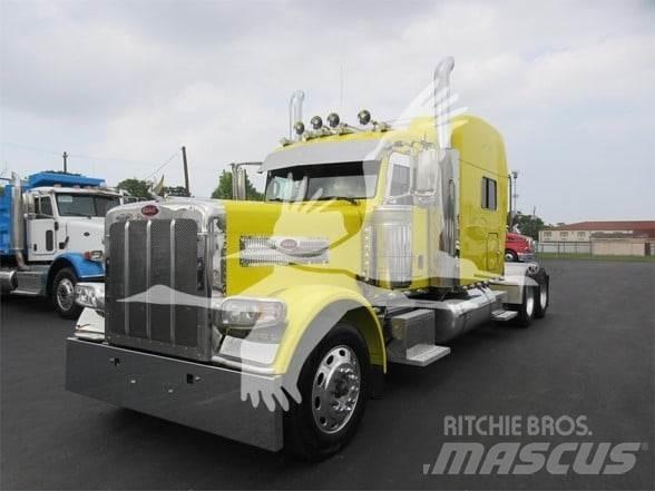 Peterbilt 389 Trekkers