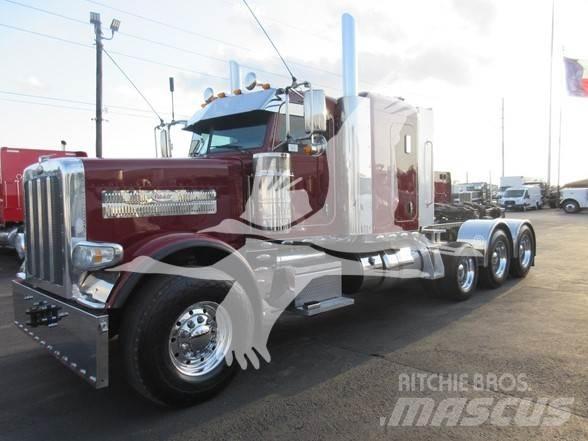 Peterbilt 389 Trekkers