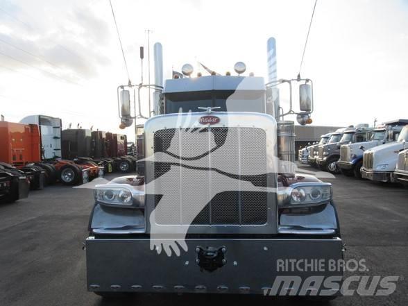 Peterbilt 389 Trekkers