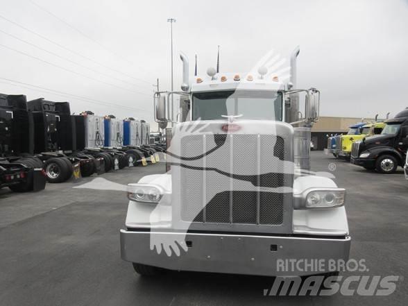 Peterbilt 389 Trekkers