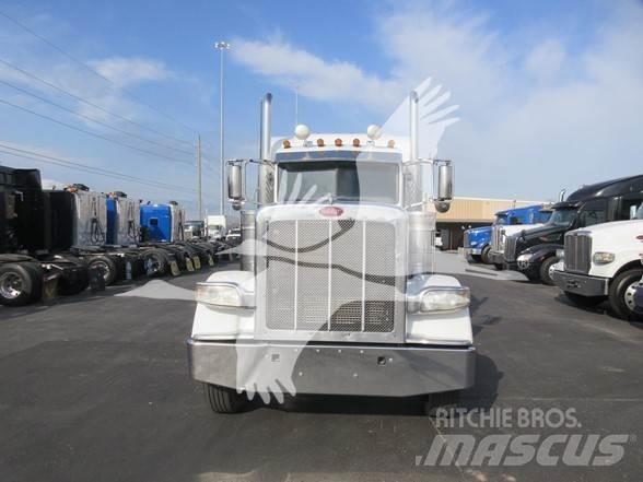 Peterbilt 389 Trekkers