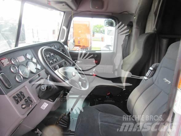 Peterbilt 389 Trekkers