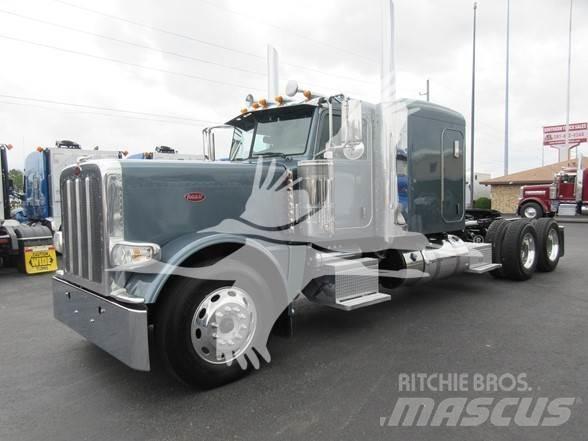 Peterbilt 389 Trekkers