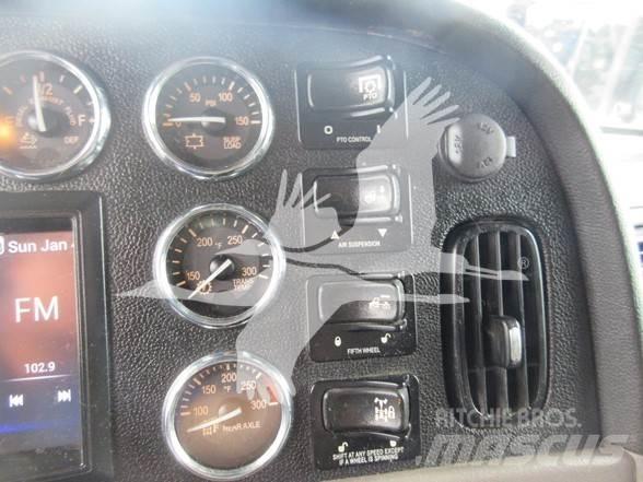 Peterbilt 389 Trekkers