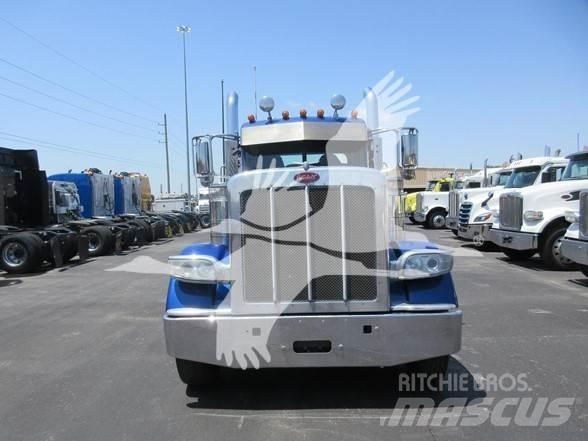 Peterbilt 389 Trekkers