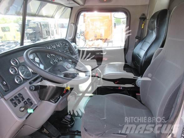 Peterbilt 389 Trekkers