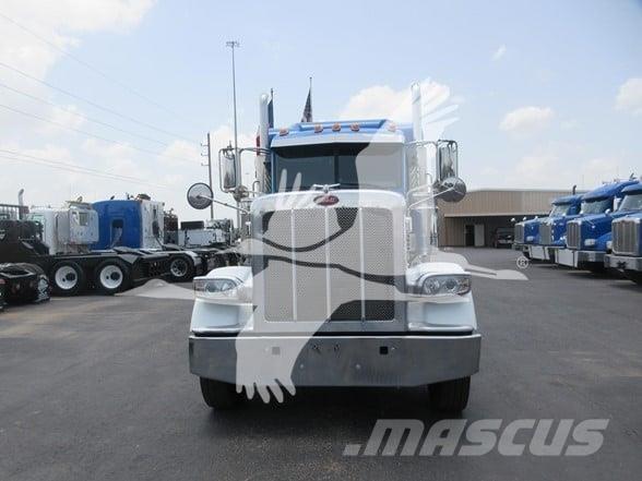 Peterbilt 389 Trekkers