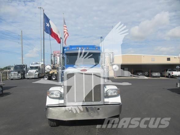 Peterbilt 389 Trekkers