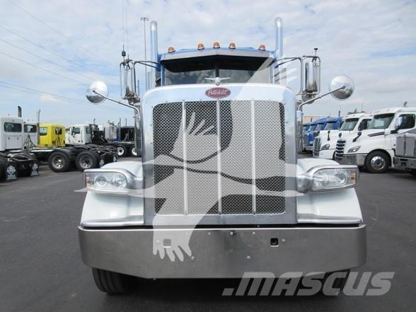 Peterbilt 389 Trekkers