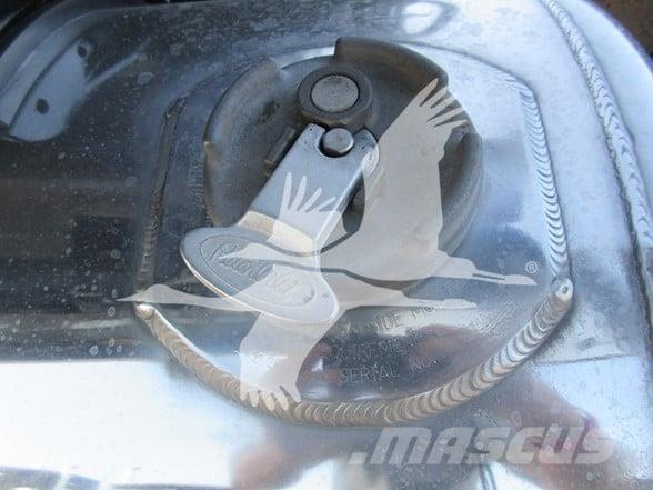 Peterbilt 389 Trekkers