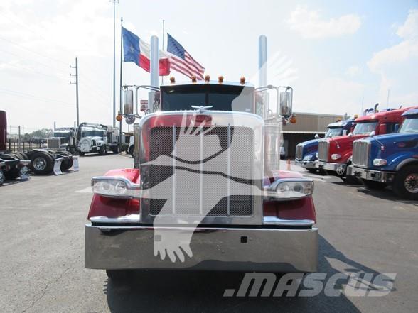 Peterbilt 389 Trekkers