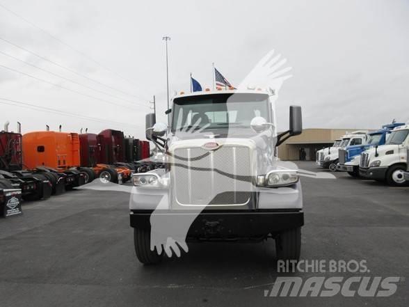 Peterbilt 567 Trekkers