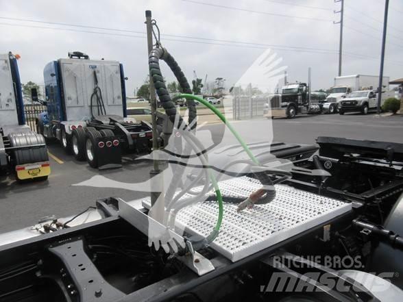Peterbilt 567 Trekkers