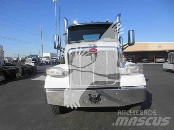 Peterbilt 567 Trekkers