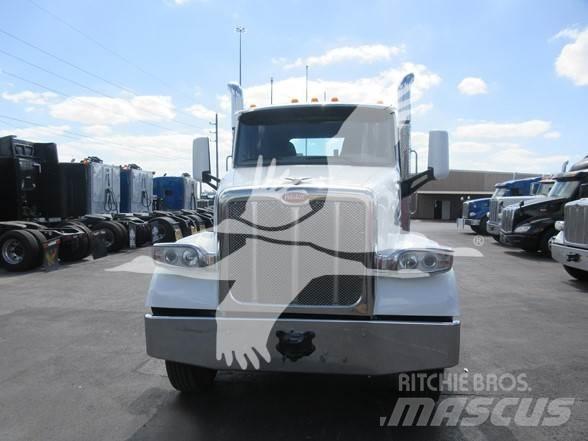 Peterbilt 567 Trekkers