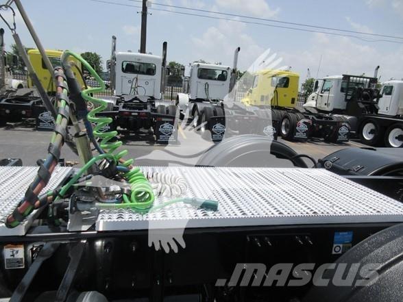 Peterbilt 567 Trekkers