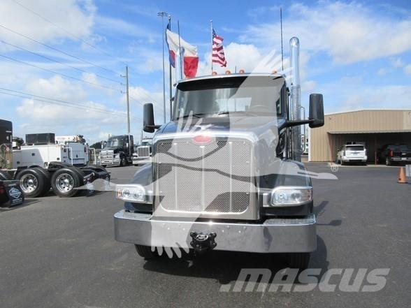 Peterbilt 567 Trekkers