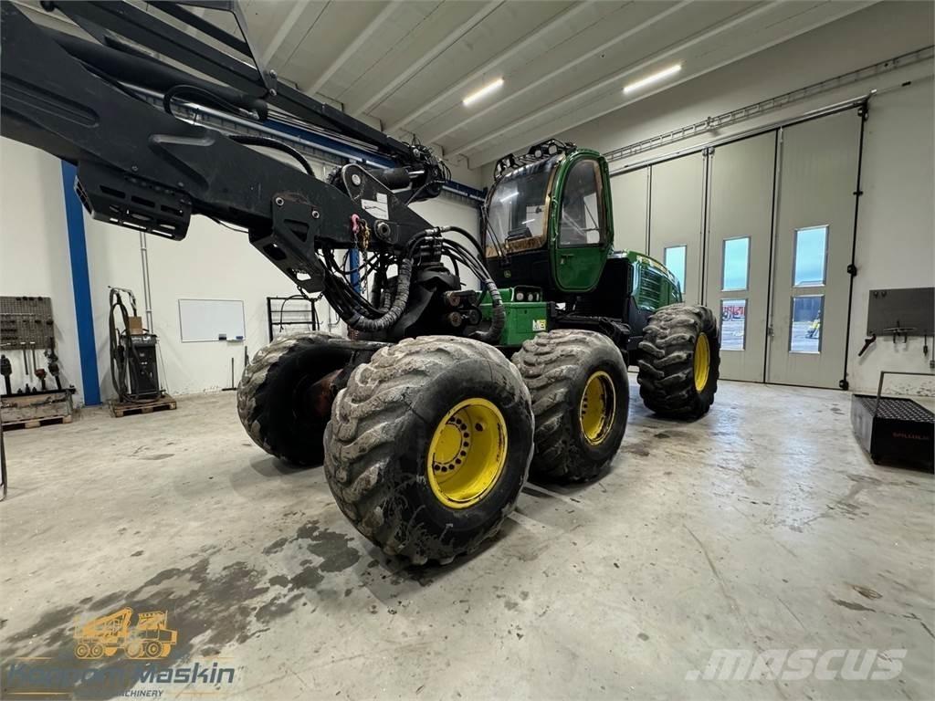 John Deere 1470E Harvesters