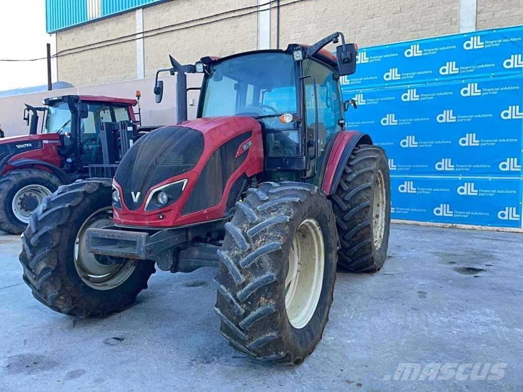 Valtra A134 Tractoren