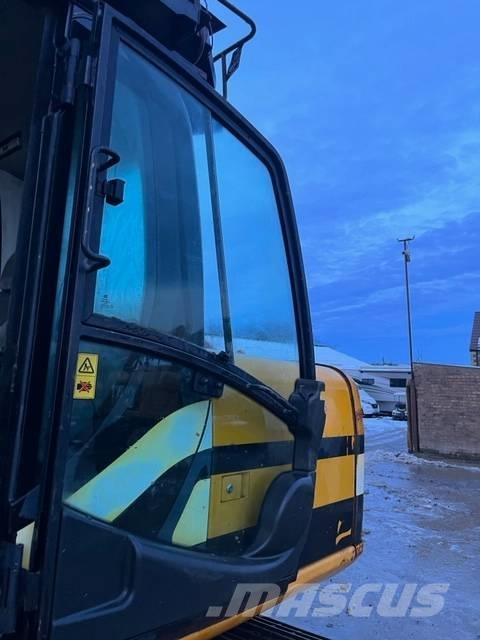 JCB JS 130 Rupsgraafmachines