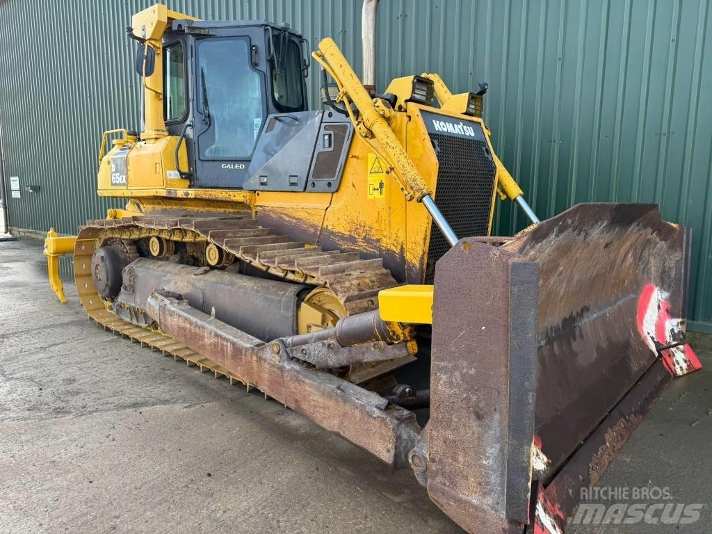 Komatsu D65EX-15 Rupsdozers