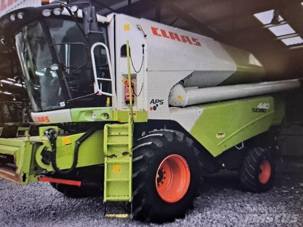 CLAAS Tucano 440 Maaidorsmachines