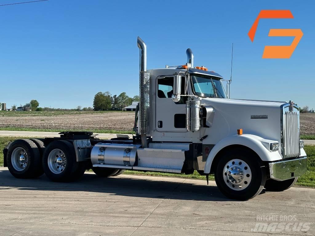 Kenworth W900 Trekkers