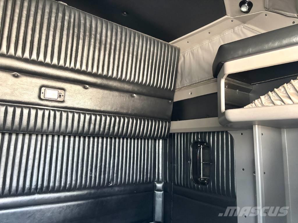 Kenworth T 800 Trekkers