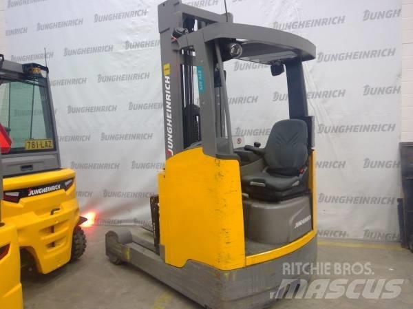 Jungheinrich ETV 325 Reachtruck voor hoog niveau