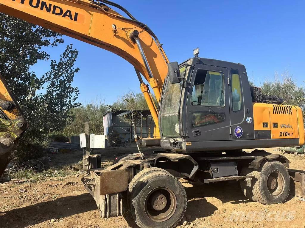 Hyundai R210W-9 Rupsgraafmachines